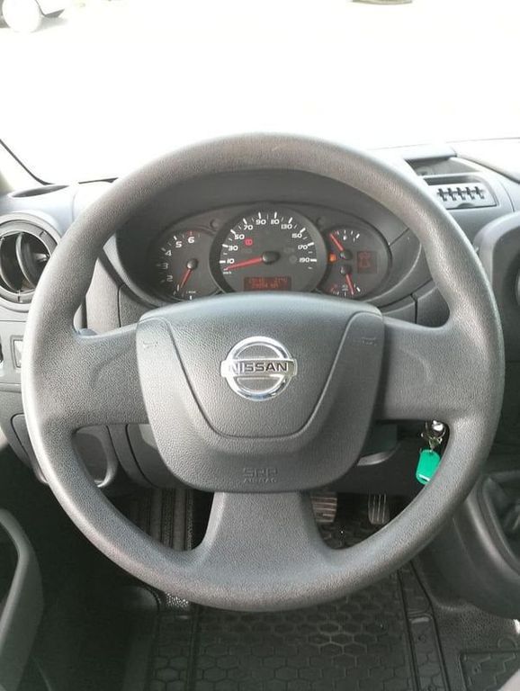 Nissan NV400