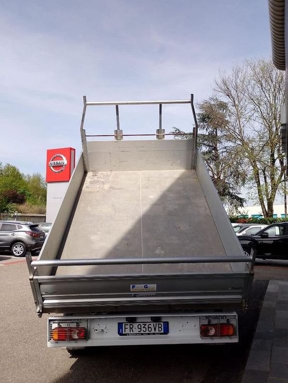 Nissan NV400