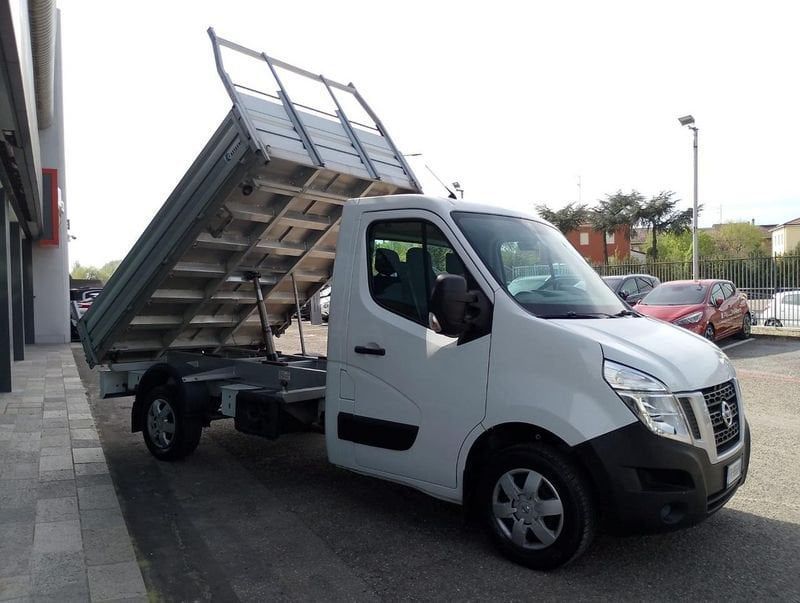 Nissan NV400