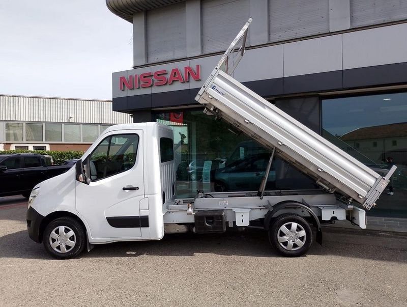 Nissan NV400