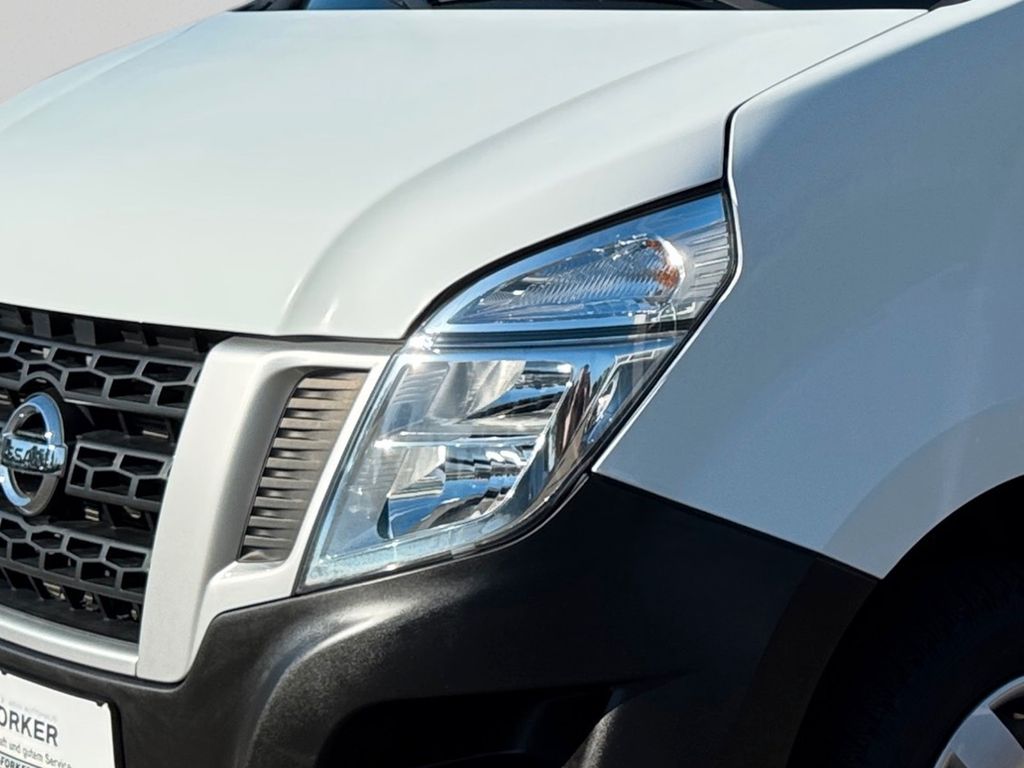 Nissan NV400