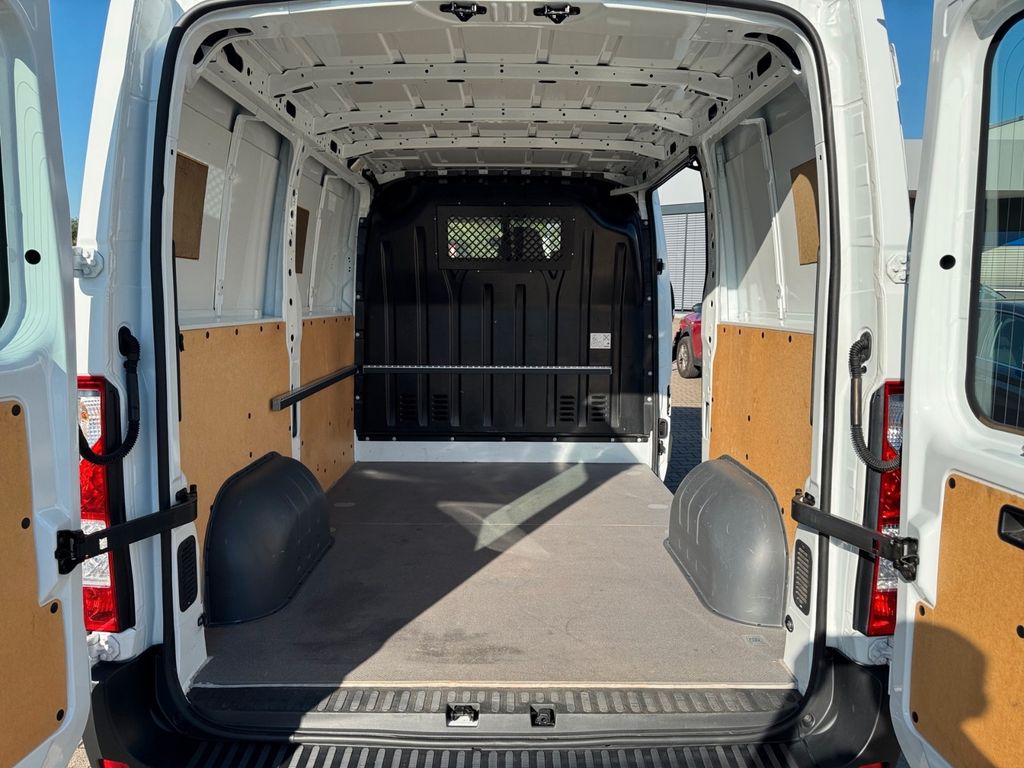 Nissan NV400