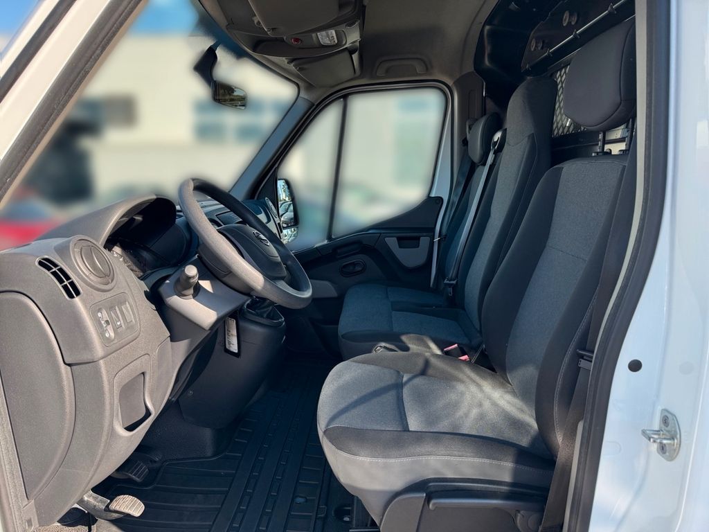 Nissan NV400