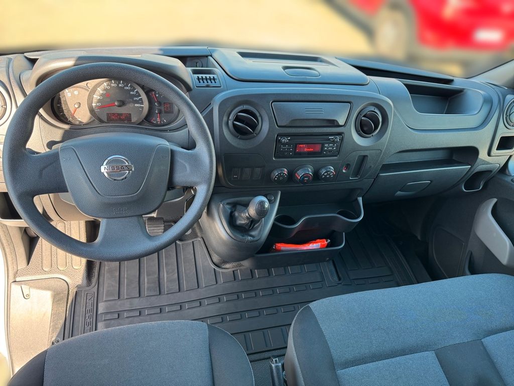 Nissan NV400