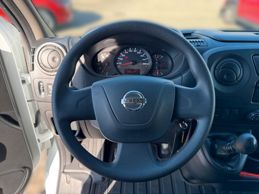 Nissan NV400