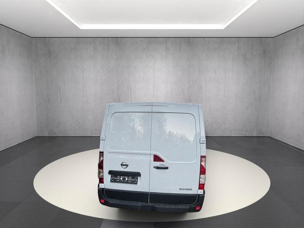 Nissan NV400