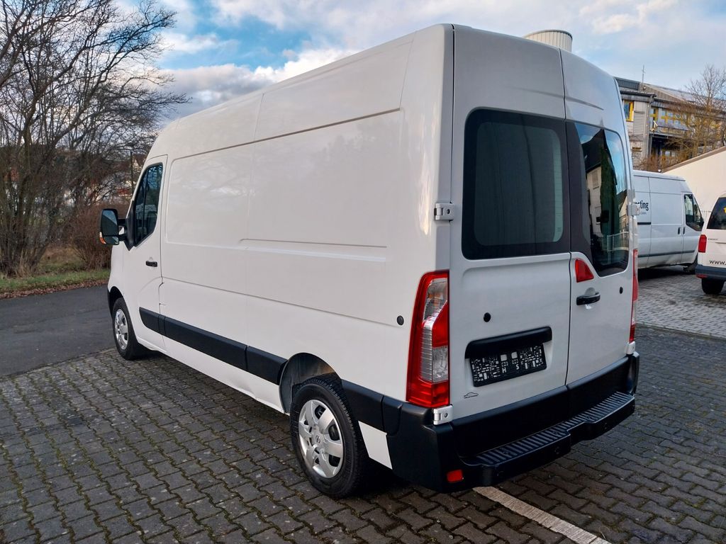 Nissan NV400
