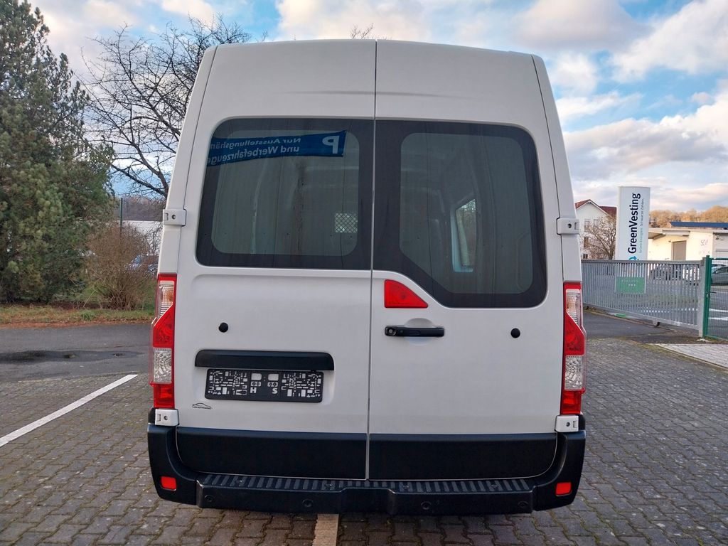 Nissan NV400