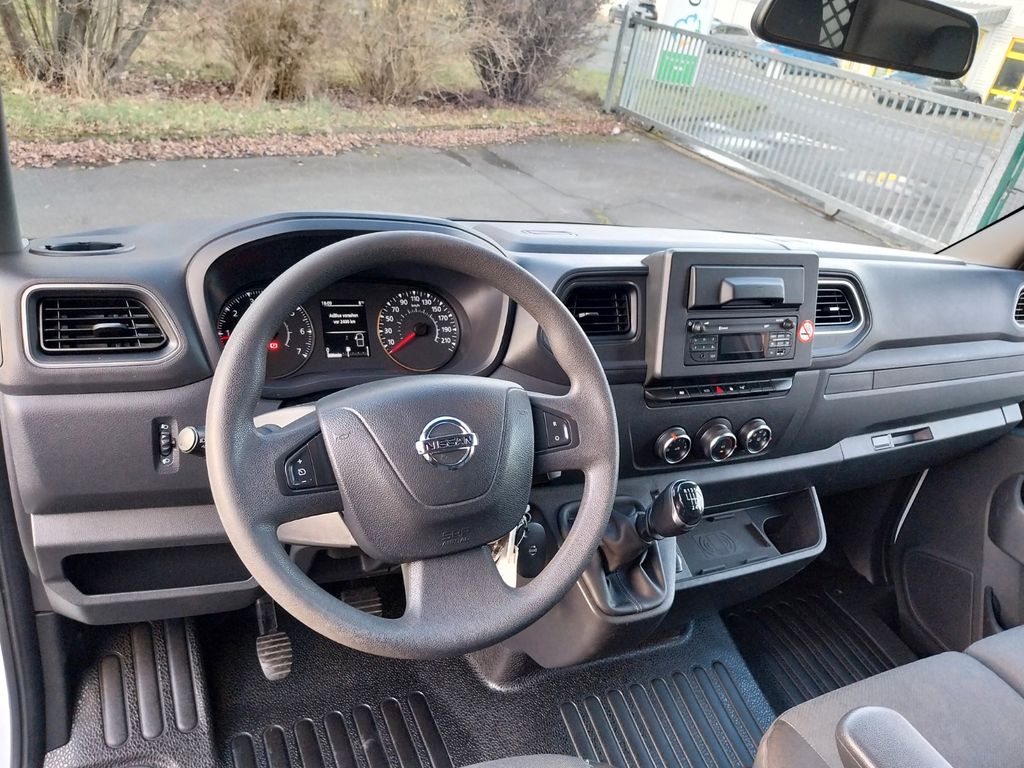 Nissan NV400