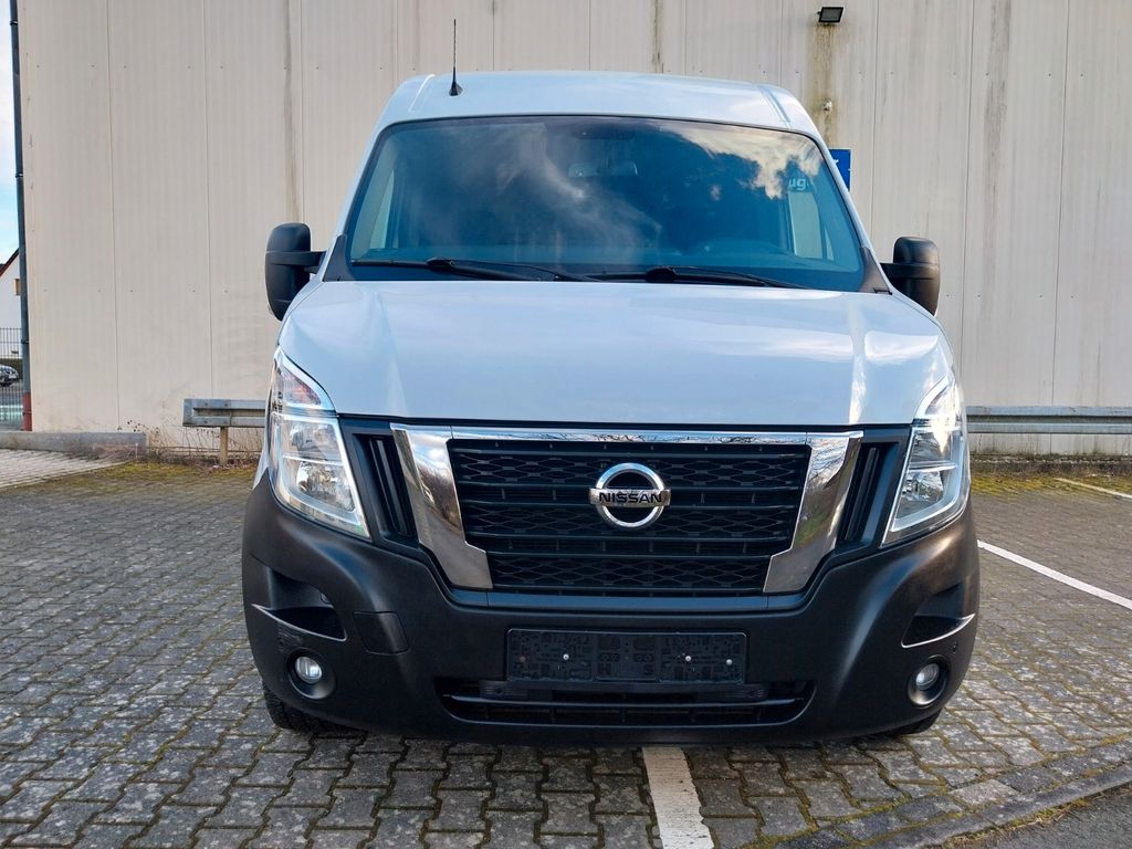 Nissan NV400