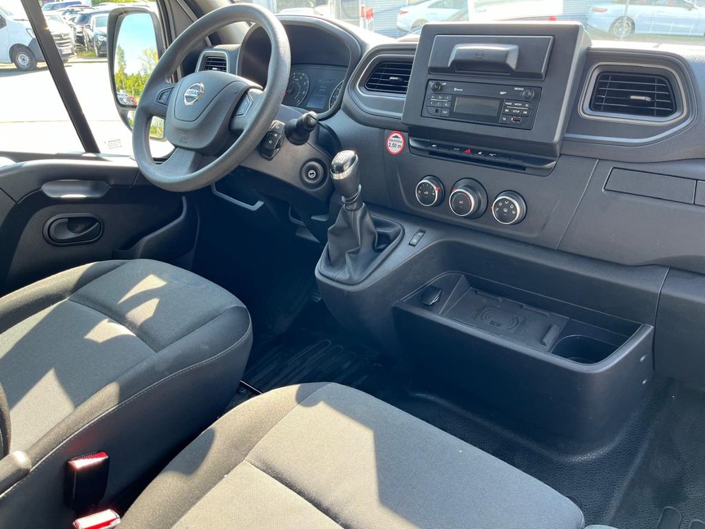 Nissan NV400