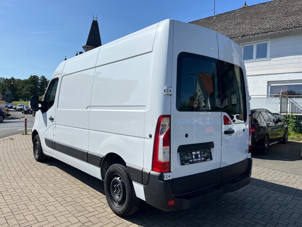 Nissan NV400