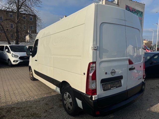 Nissan NV400