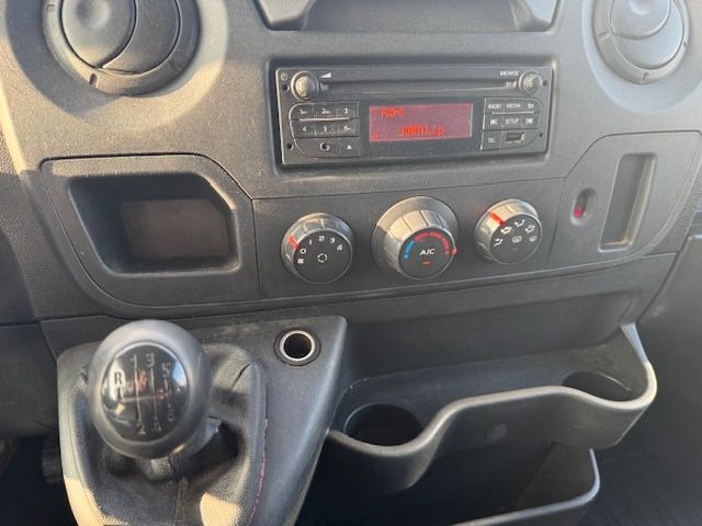 Nissan NV400