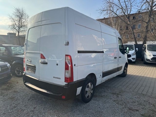 Nissan NV400