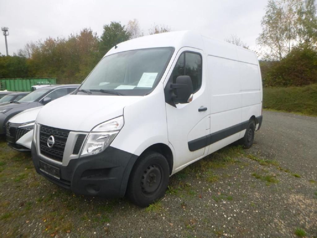 Nissan NV400