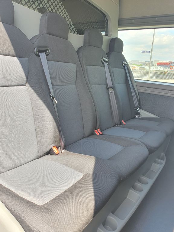 Nissan NV400