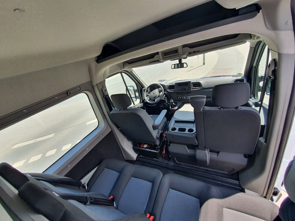 Nissan NV400