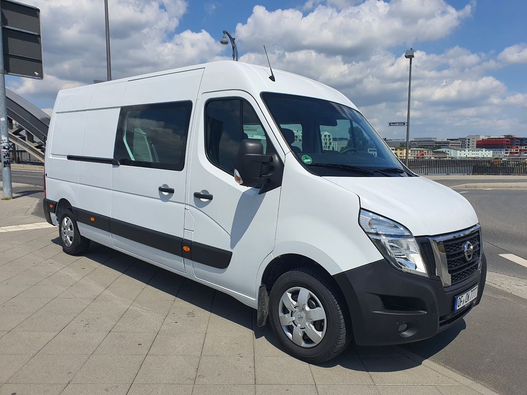 Nissan NV400