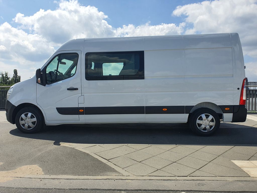 Nissan NV400