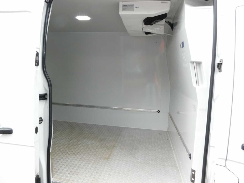 Nissan NV400