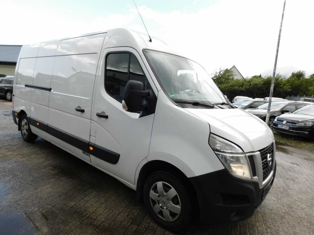 Nissan NV400