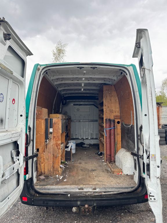 Nissan NV400
