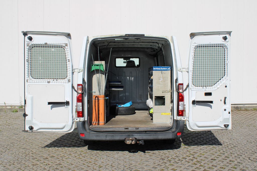 Nissan NV400