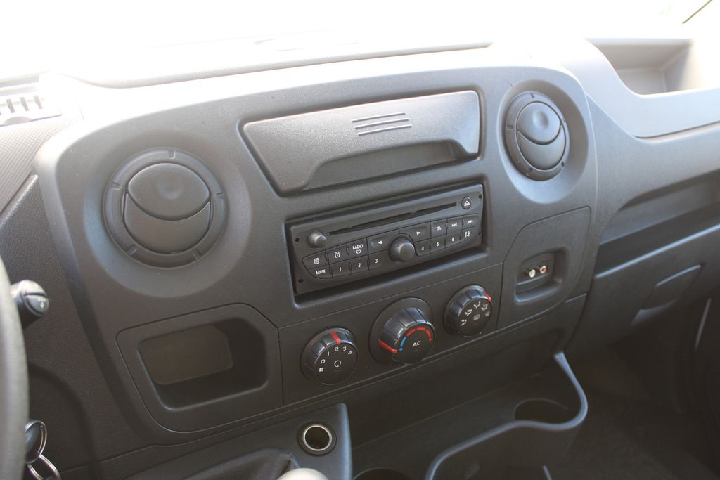 Nissan NV400