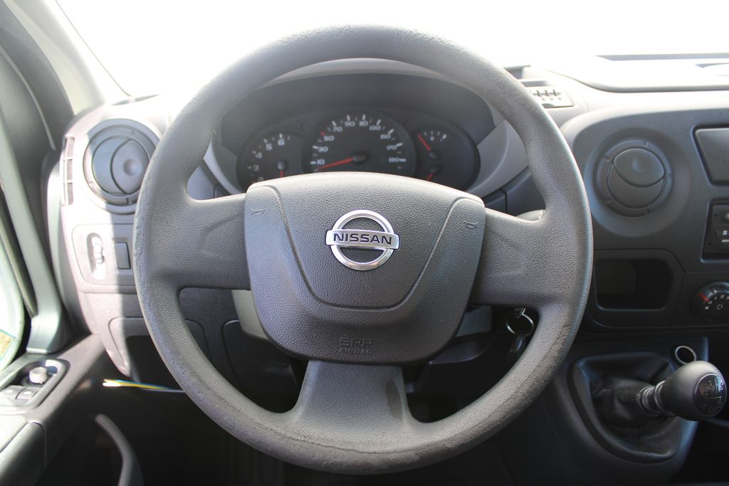 Nissan NV400