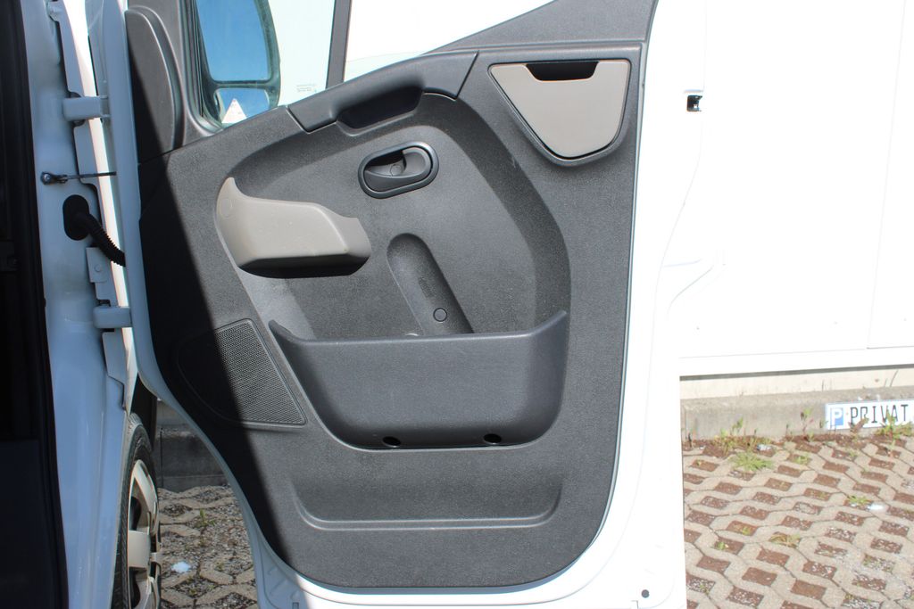 Nissan NV400