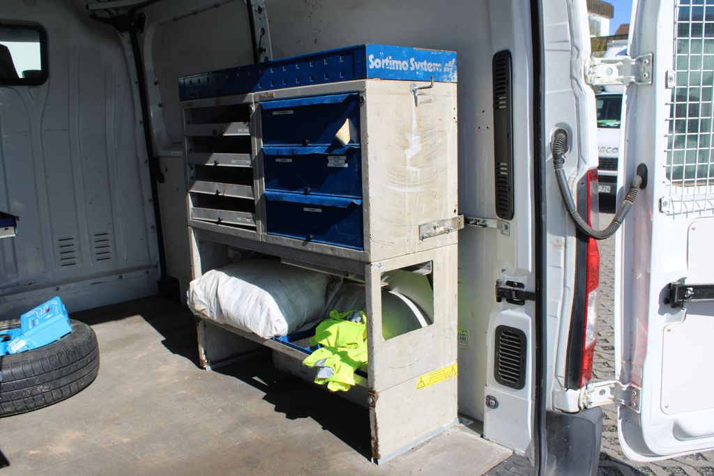 Nissan NV400