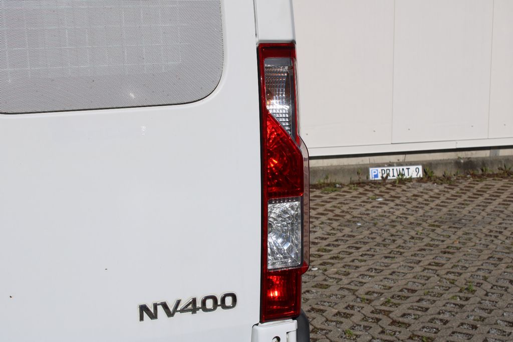 Nissan NV400