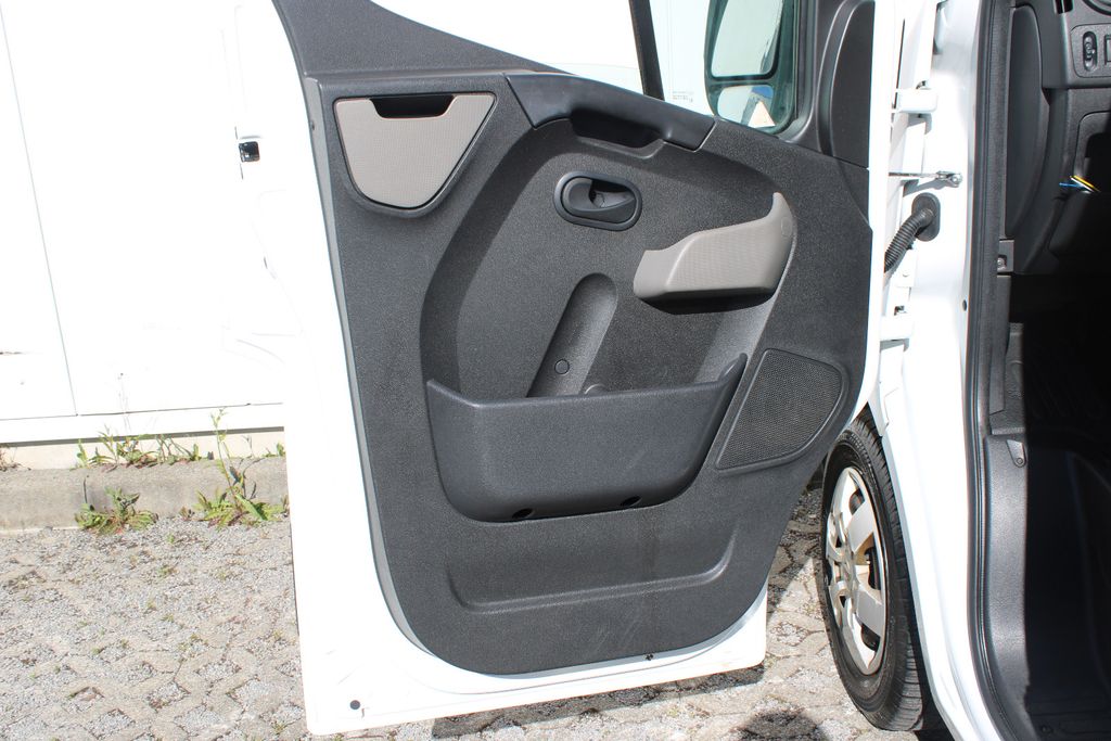 Nissan NV400