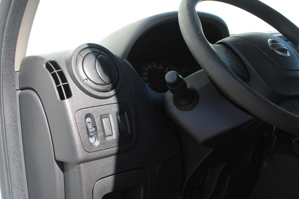 Nissan NV400
