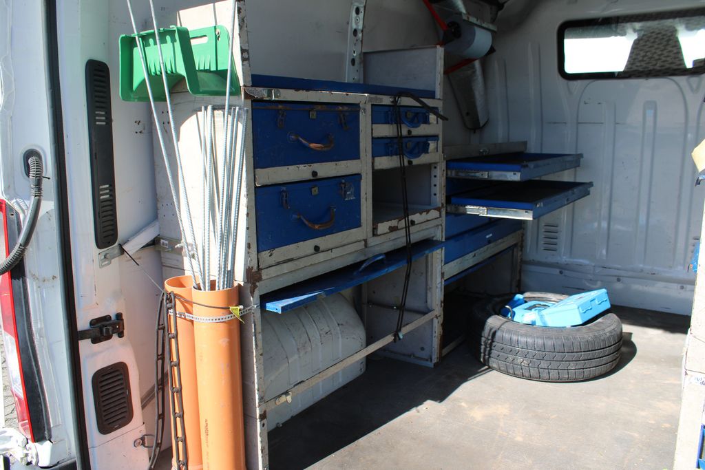 Nissan NV400