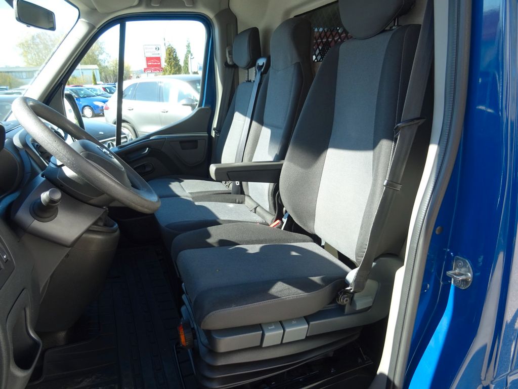 Nissan NV400