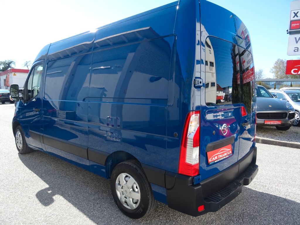 Nissan NV400