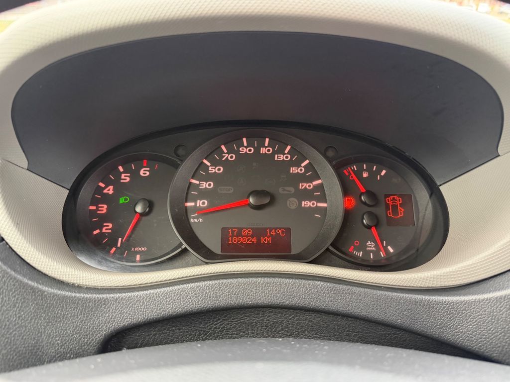 Nissan NV400