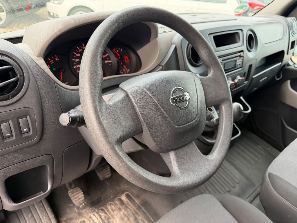 Nissan NV400