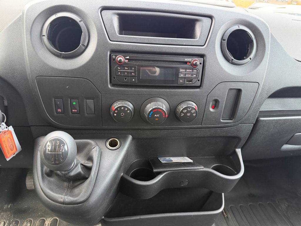 Nissan NV400