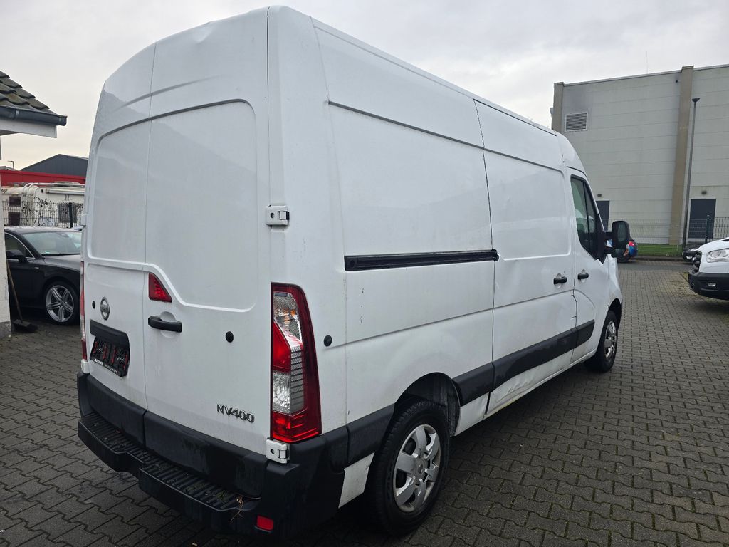 Nissan NV400