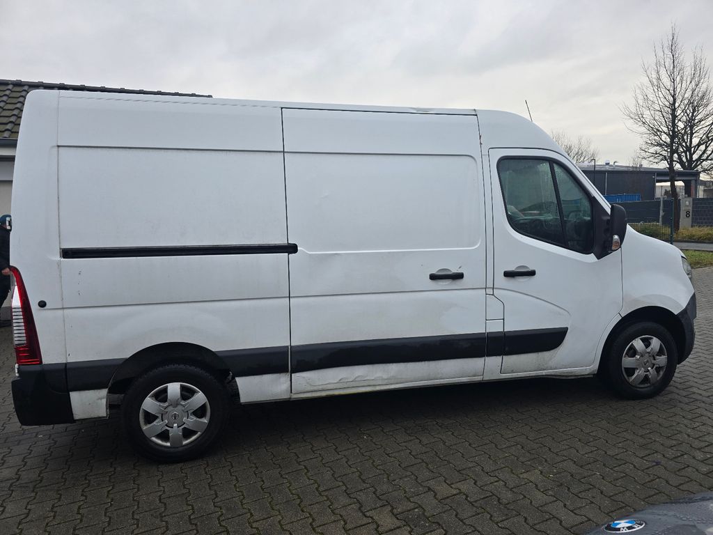 Nissan NV400
