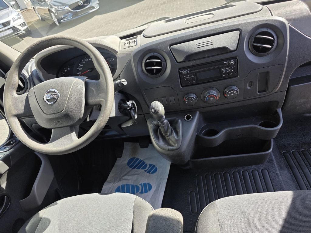 Nissan NV400