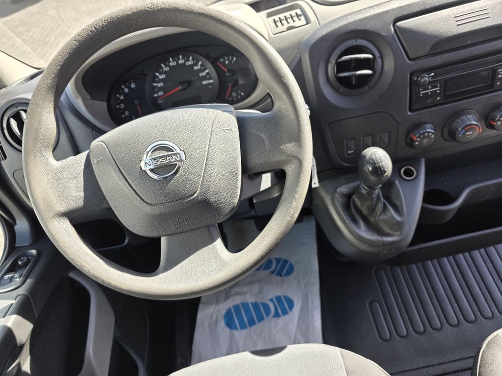 Nissan NV400