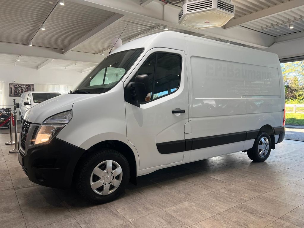 Nissan NV400