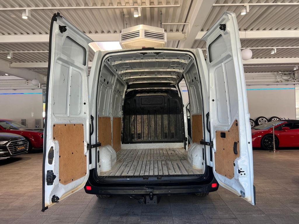 Nissan NV400