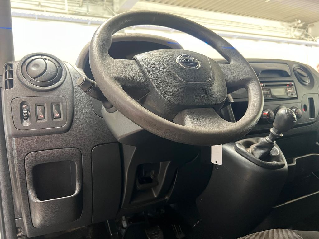 Nissan NV400