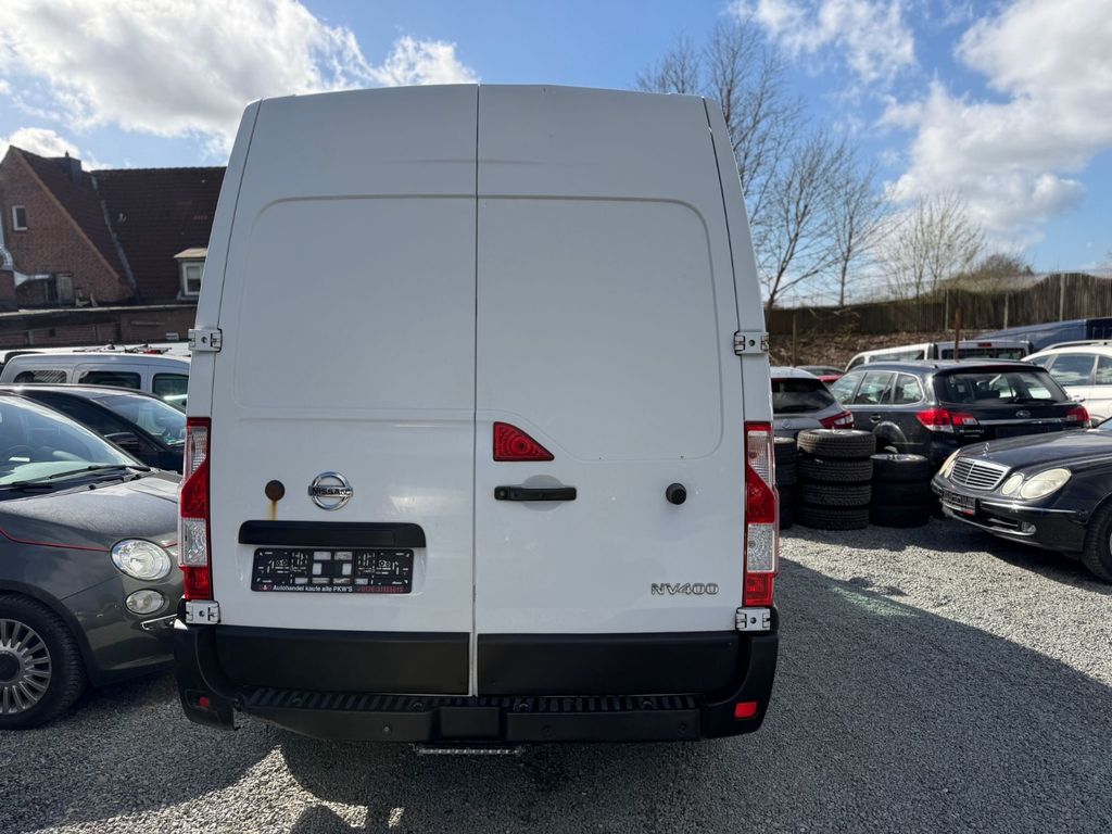 Nissan NV400