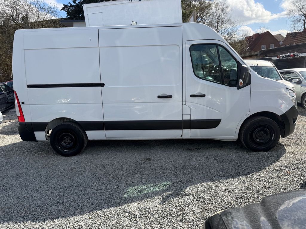 Nissan NV400